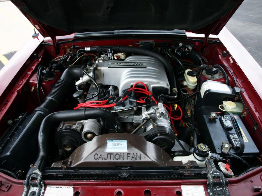  Ford Mustang GT 5.0 Convertible 1987 года  (фото 3 из 10)